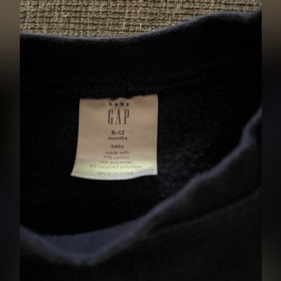 Snoopy Peanuts Gap 6-12 month sweater - Picture 2 of 3